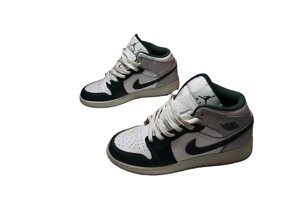 Jordan 1 Mid Se(gs) Green