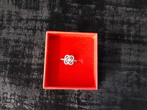 Women's Ring - White Gold 10k (.417) 2.3 grams Size 5.5