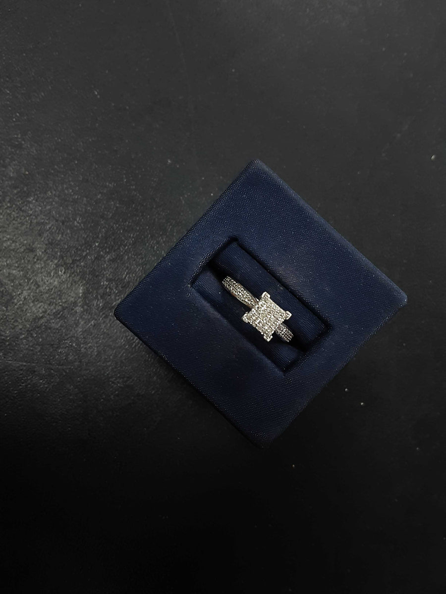 Women's Ring - White Gold 10k (.417) 1.4 grams Size 7