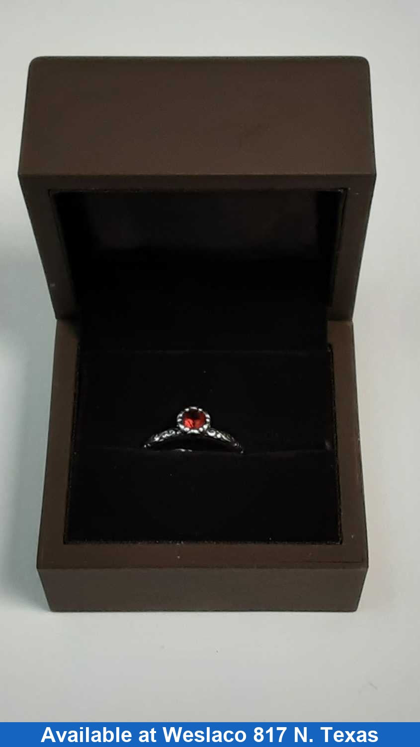 Women's Ring - Solitaire - Silver 3.8 grams Size 8