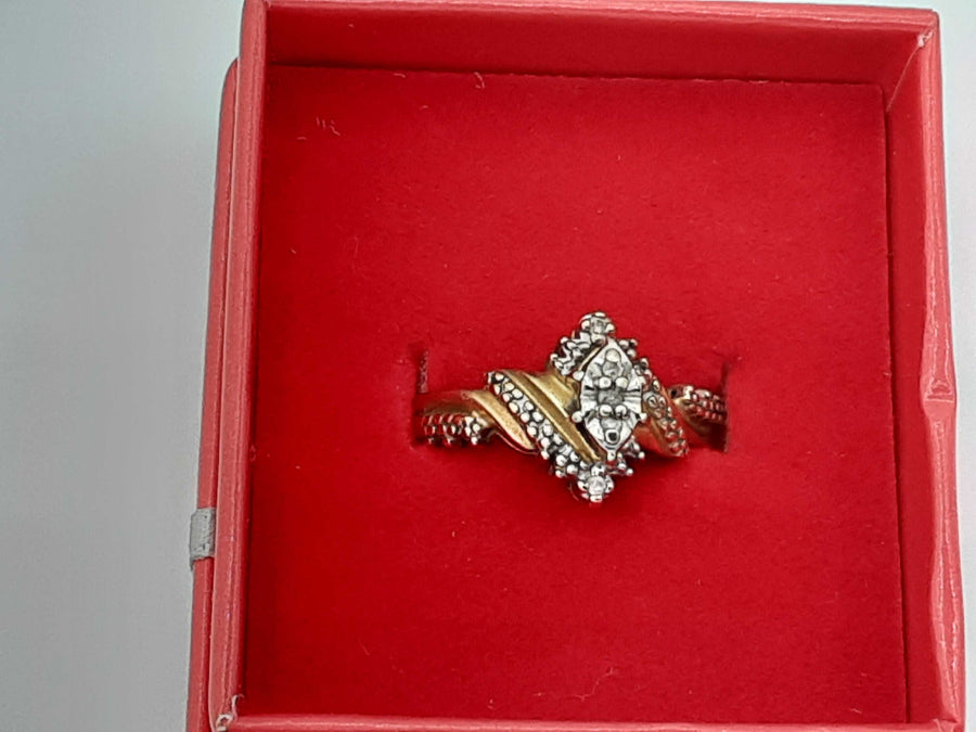 Women's Ring - Yellow Gold 10k (.417) 3.55 grams Size 9