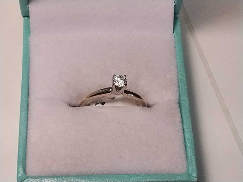 Women's Ring - Yellow Gold 14k (.585) 1.5 grams Size 5.5