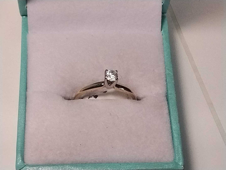 Women's Ring - Yellow Gold 14k (.585) 1.5 grams Size 5.5