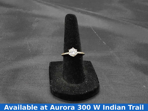 Women's Ring - Solitaire - Silver 1.6 grams Size 5.5