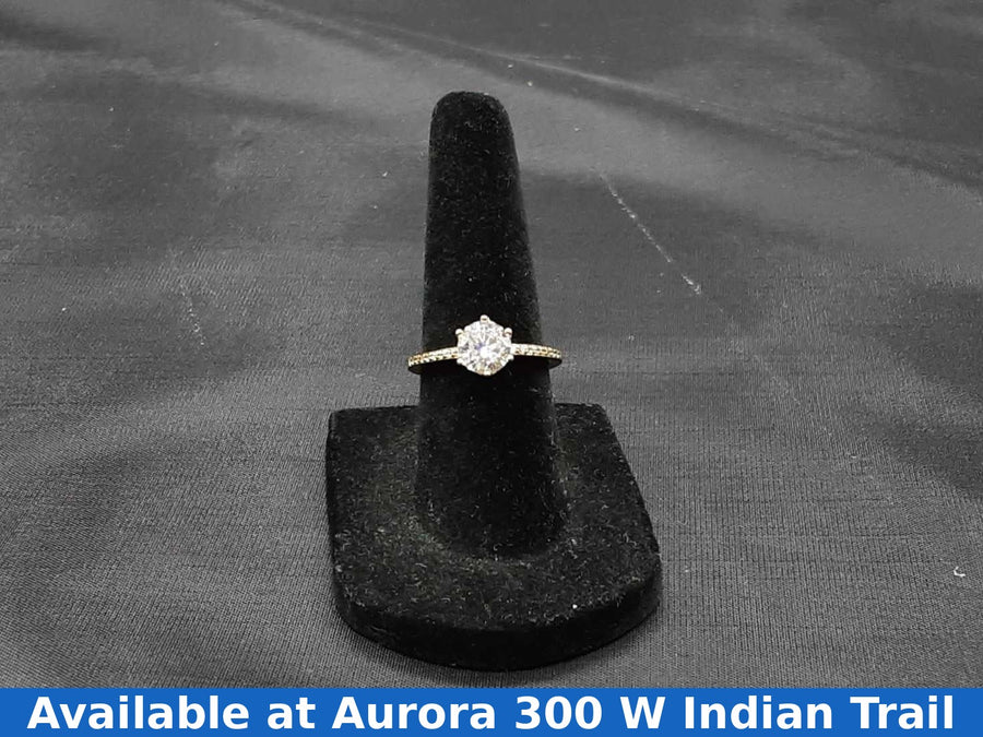 Women's Ring - Solitaire - Silver 1.6 grams Size 5.5