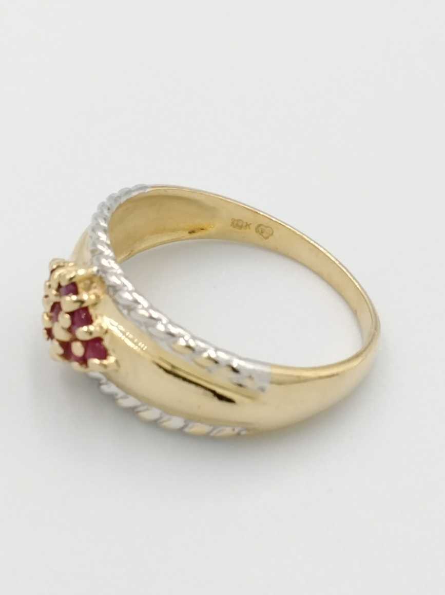 Women's Ring - Yellow Gold 10k (.417) 3.2 grams Size 8