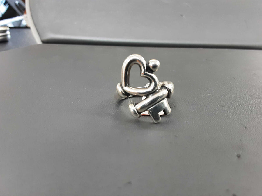 Women's Ring - Silver 7.1 grams Size 20