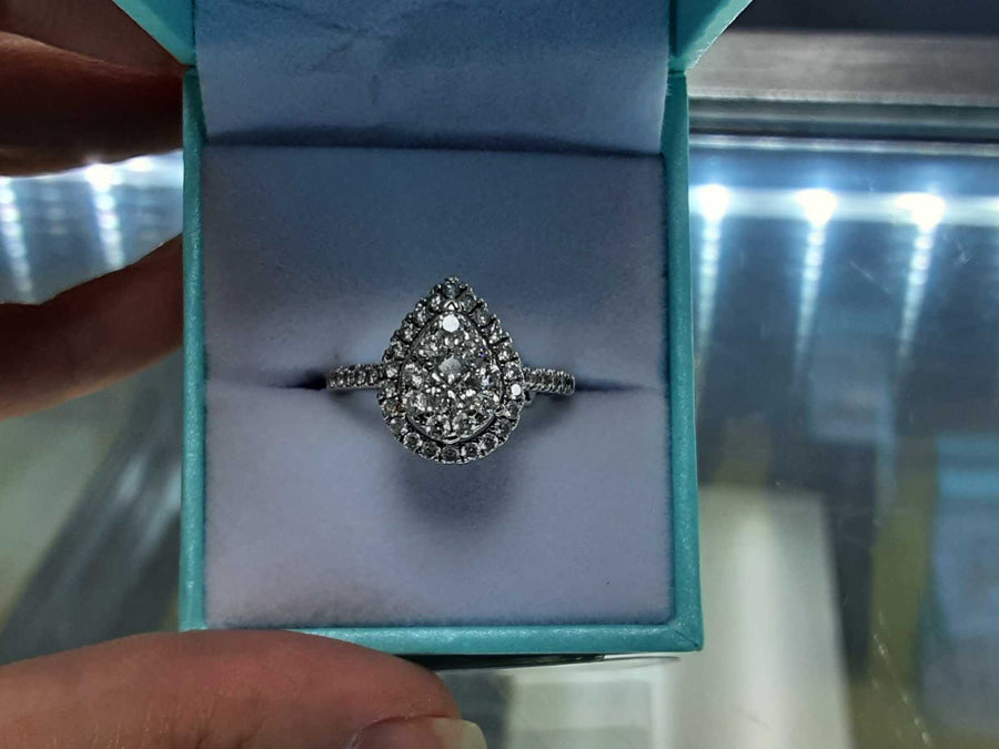 Women's Ring - White Gold 10k (.417) 3.6 grams Size 7.5