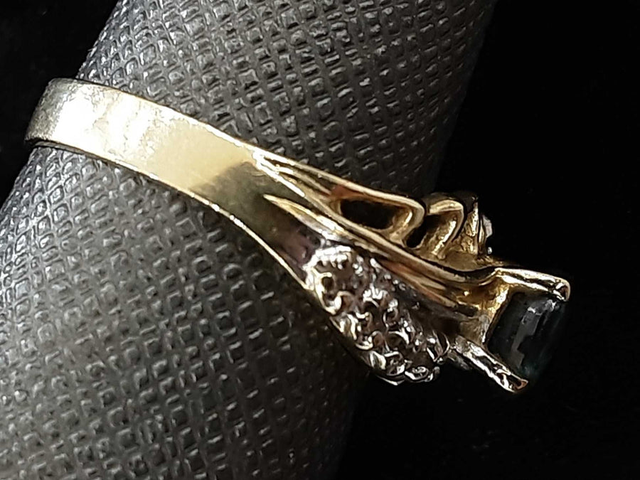 Women's Ring - Yellow Gold 14k (.585) 3.2 grams Size 6.5