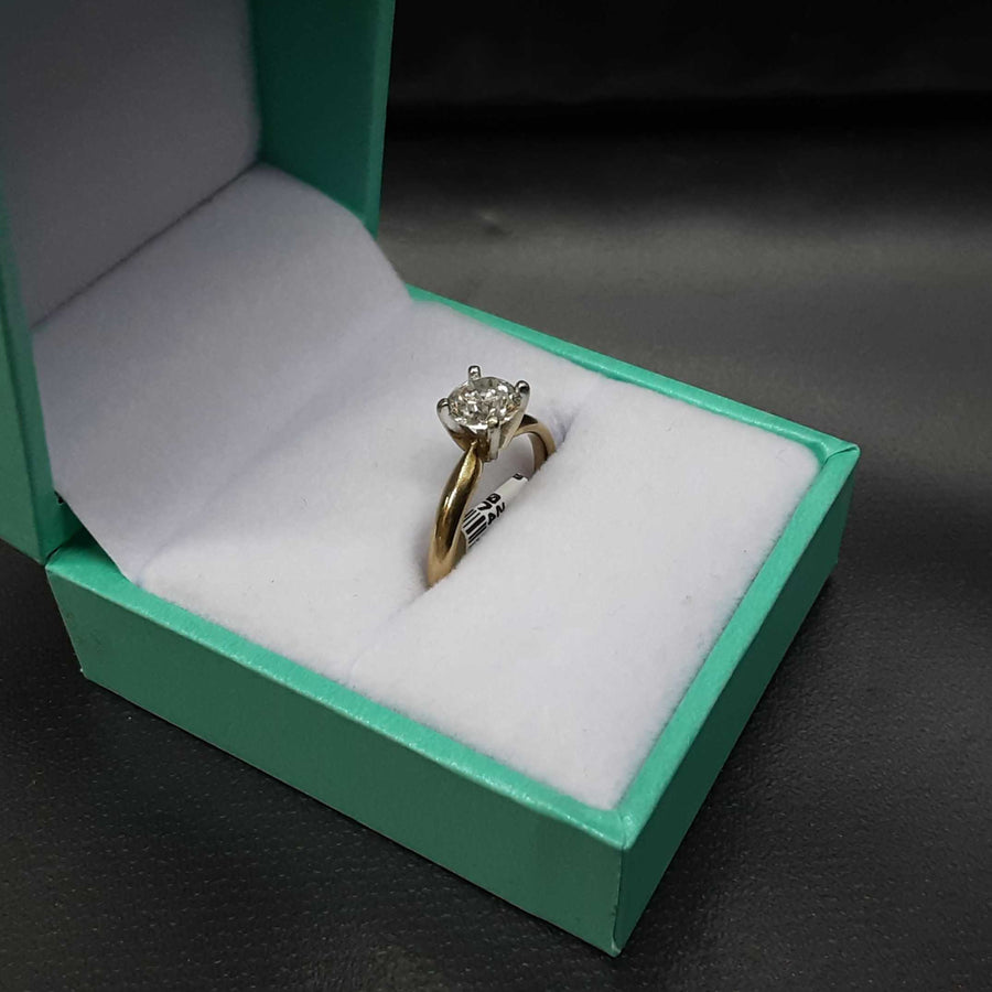 Women's Ring - Solitaire - Yellow Gold 10k (.417) 2.3 grams Size 4