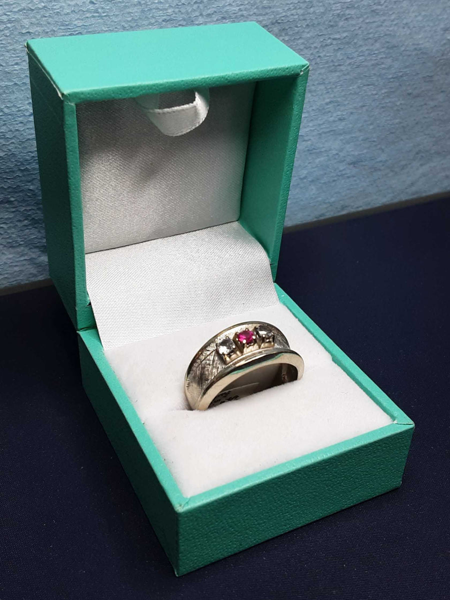 Women's Ring - Yellow Gold 10k (.417) 5.1 grams Size 9