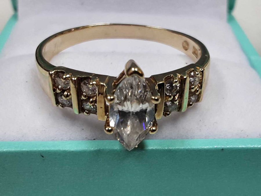 Women's Ring - Yellow Gold 10k (.417) 3.4 grams Size 11