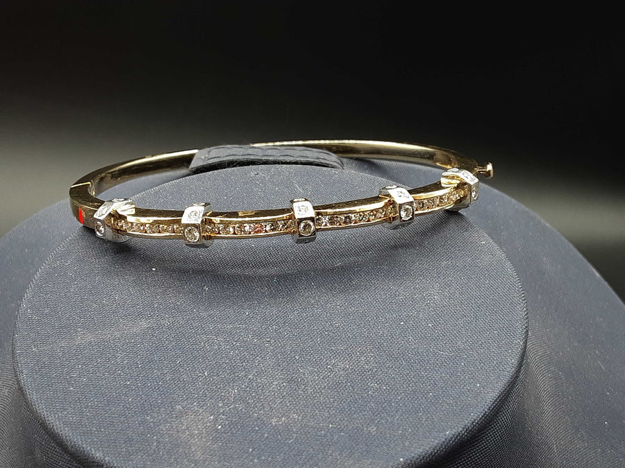 Bangle Bracelet - Yellow Gold 14k (.585) 18.3 grams 6 inch