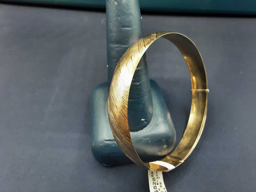 Bangle Bracelet - Yellow Gold 10k (.417) 7.8 grams 8 inch