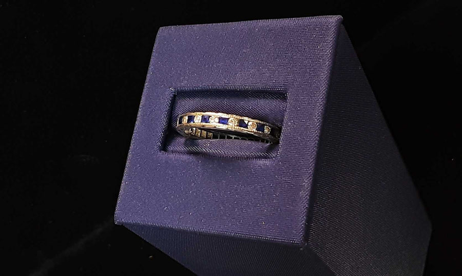 Women's Ring - Anniversary - White Gold 18k (.750) 2.2 grams Size 6.5