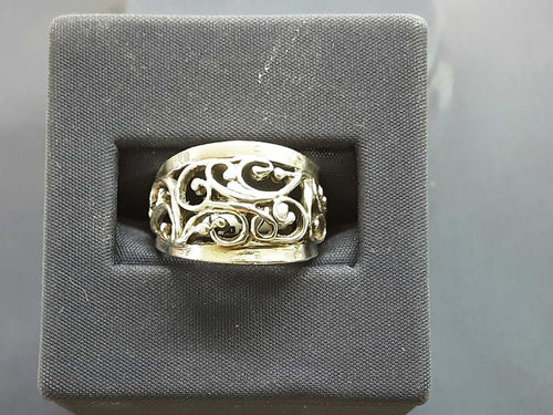 Women's Ring - Silver 3.5 grams Size 20