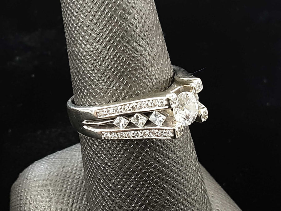 Women's Ring - White Gold 14k (.585) 6.2 grams Size 8