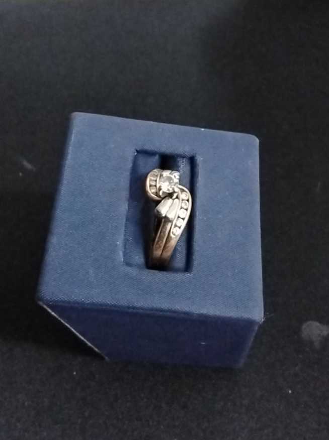 Women's Ring - Yellow Gold 14k (.585) 4.6 grams Size 20