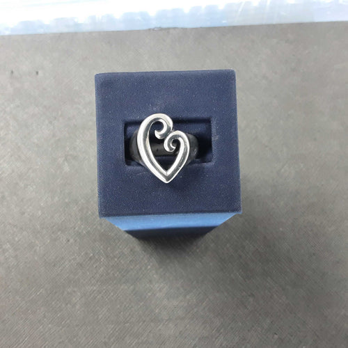 Women's Ring - Silver 7.9 grams Size 6
