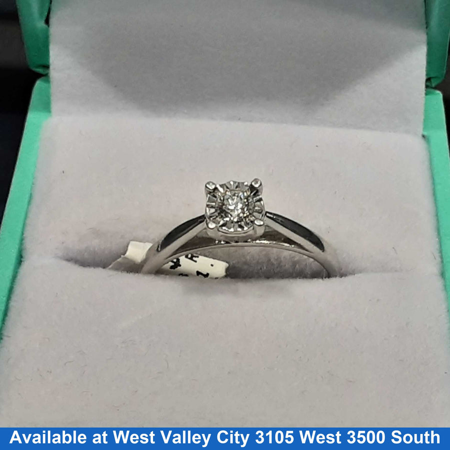 Women's Ring - Solitaire - Silver 1.9 grams Size 10