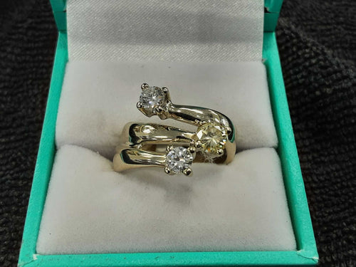 Women's Ring - White Gold 14k (.585) 9.5 grams Size 7