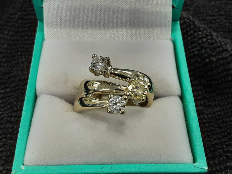 Women's Ring - White Gold 14k (.585) 9.5 grams Size 7