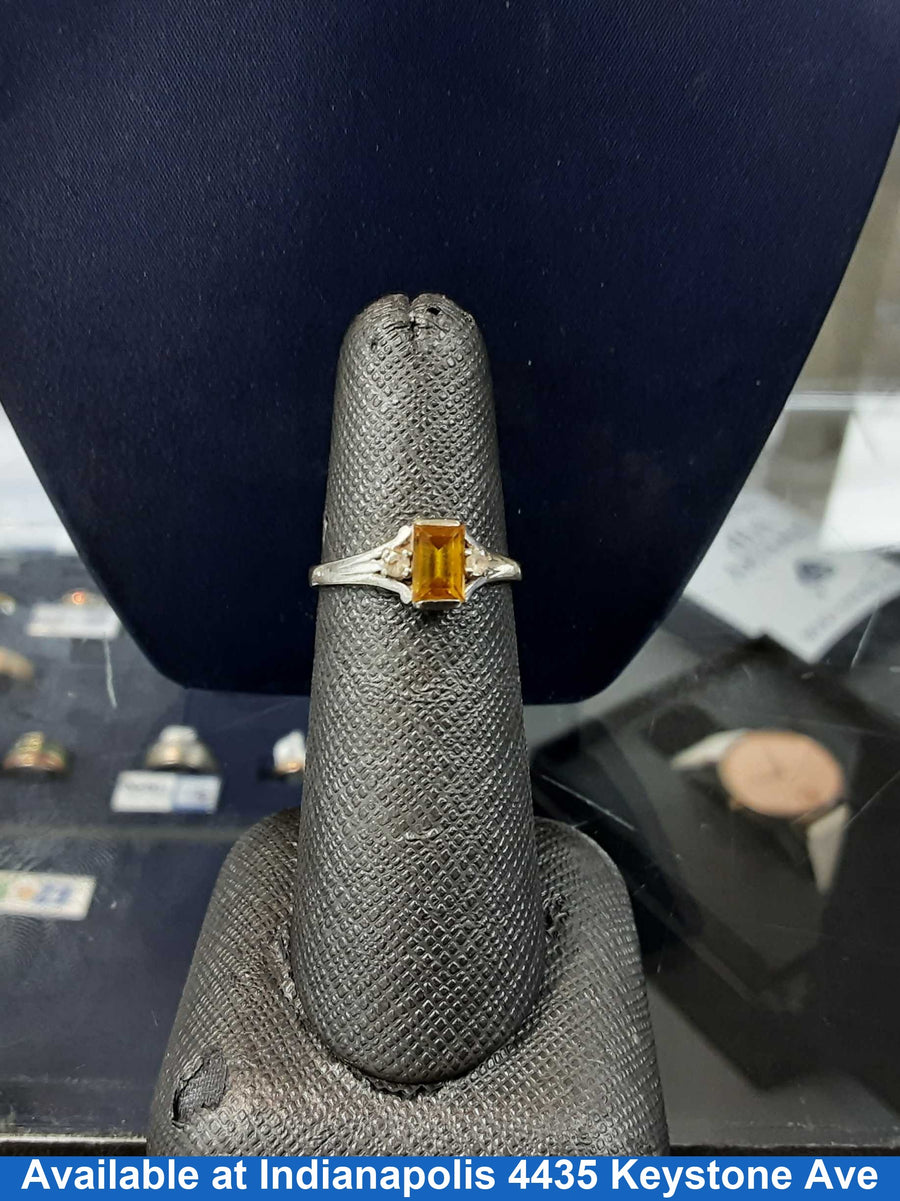 Women's Ring - White Gold 10k (.417) 1.5 grams Size 6