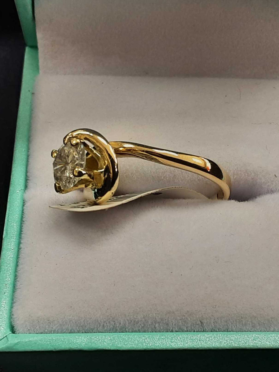 Women's Ring - Yellow Gold 14k (.585) 4.2 grams Size 7