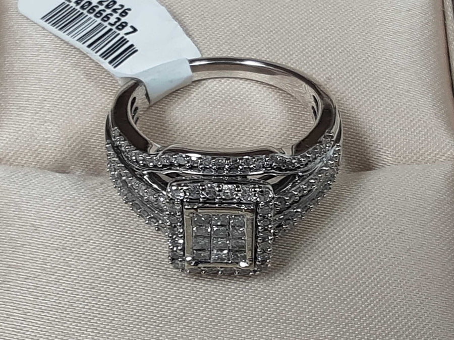 Women's Ring - White Gold 10k (.417) 5.5 grams Size 7.5