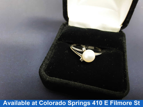 Women's Ring - White Gold 14k (.585) 2.5 grams Size 7.5
