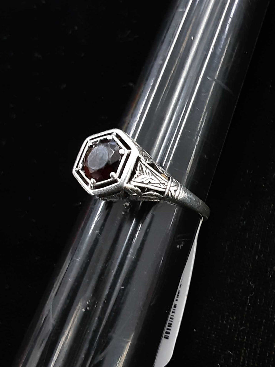 Women's Ring - Silver 2.2 grams Size 8