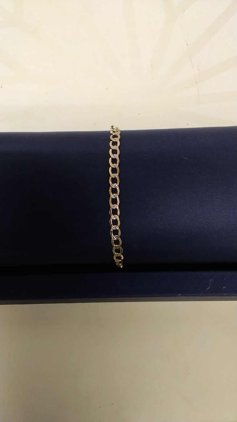 Bracelet - Yellow Gold 10k (.417) 4 grams 8 inch