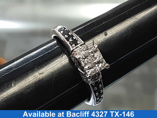 Women's Ring - White Gold 10k (.417) 2.5 grams Size 6