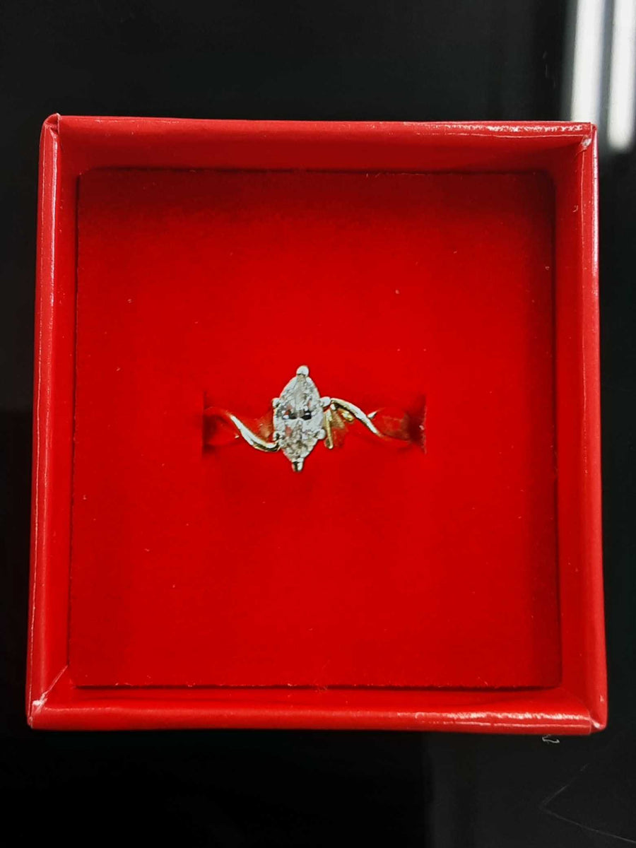 Women's Ring - Solitaire - Yellow Gold 14k (.585) 2.8 grams Size 8