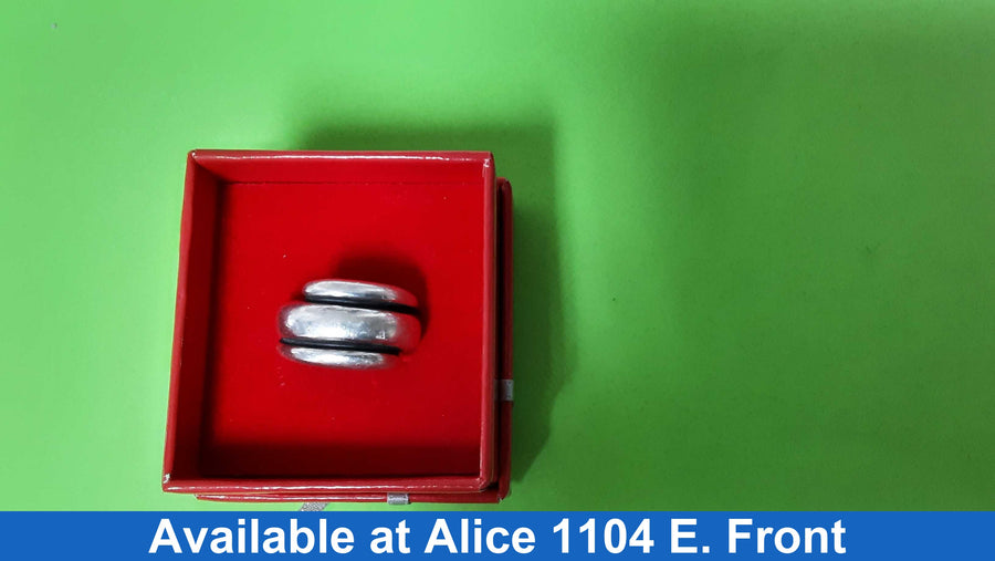 Women's Ring - Silver 11.7 grams Size 6.5