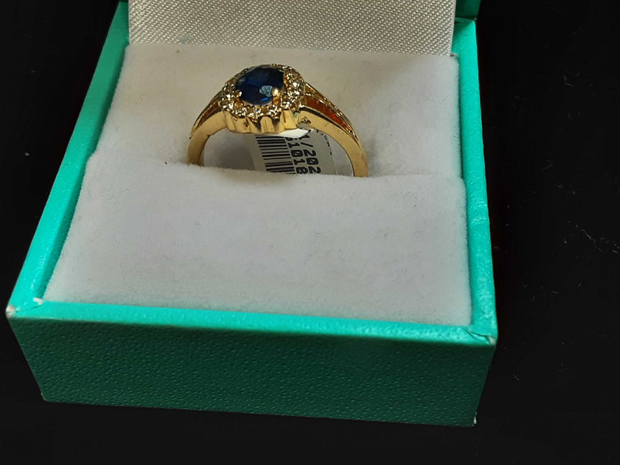 Women's Ring - Yellow Gold 18k (.750) 3.6 grams Size 7