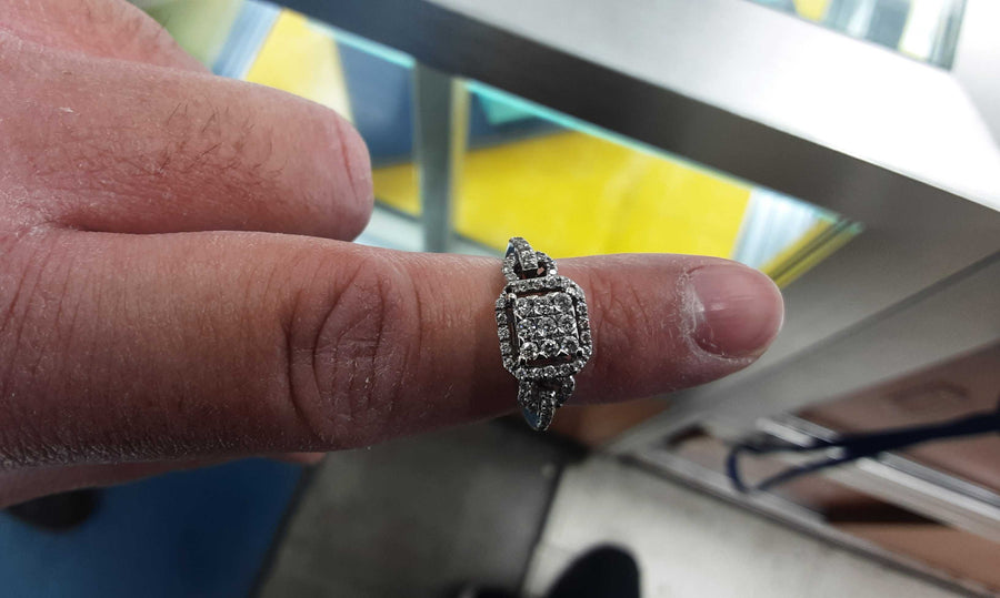 Women's Ring - White Gold 14k (.585) 2.8 grams Size 5