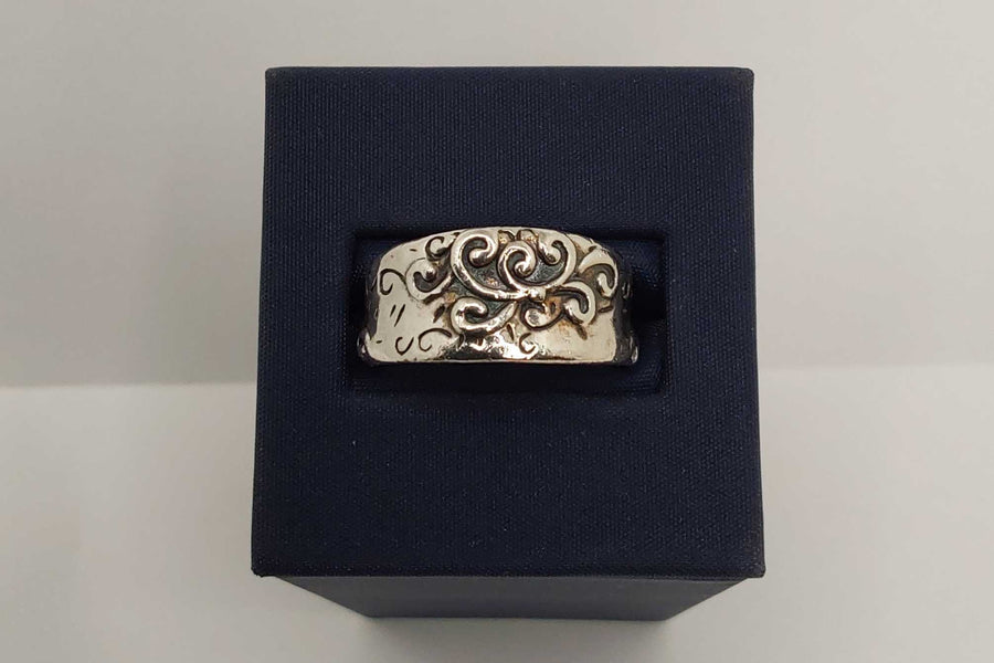 Women's Ring - Silver 6.108 grams Size 10