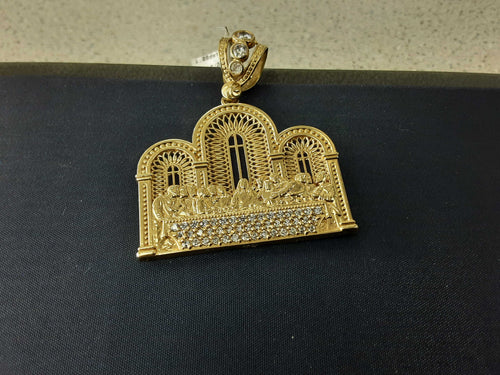 Religious Pendant - Yellow Gold 10k (.417) 7.9 grams