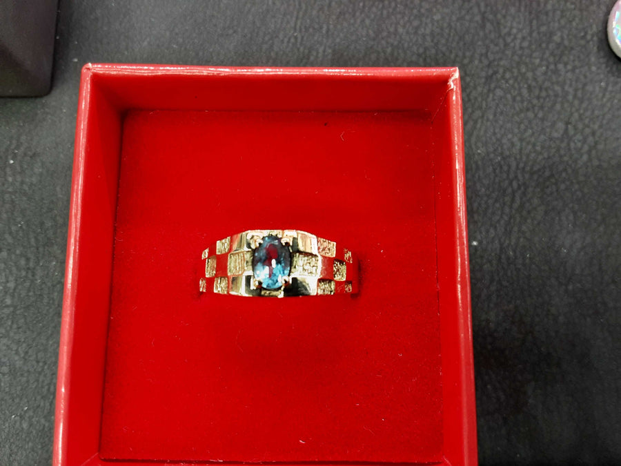 Women's Ring - Yellow Gold 10k (.417) 2.7 grams Size 10