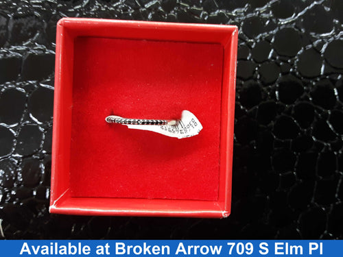 Women's Ring - Anniversary - White Gold 10k (.417) 1 grams Size 9