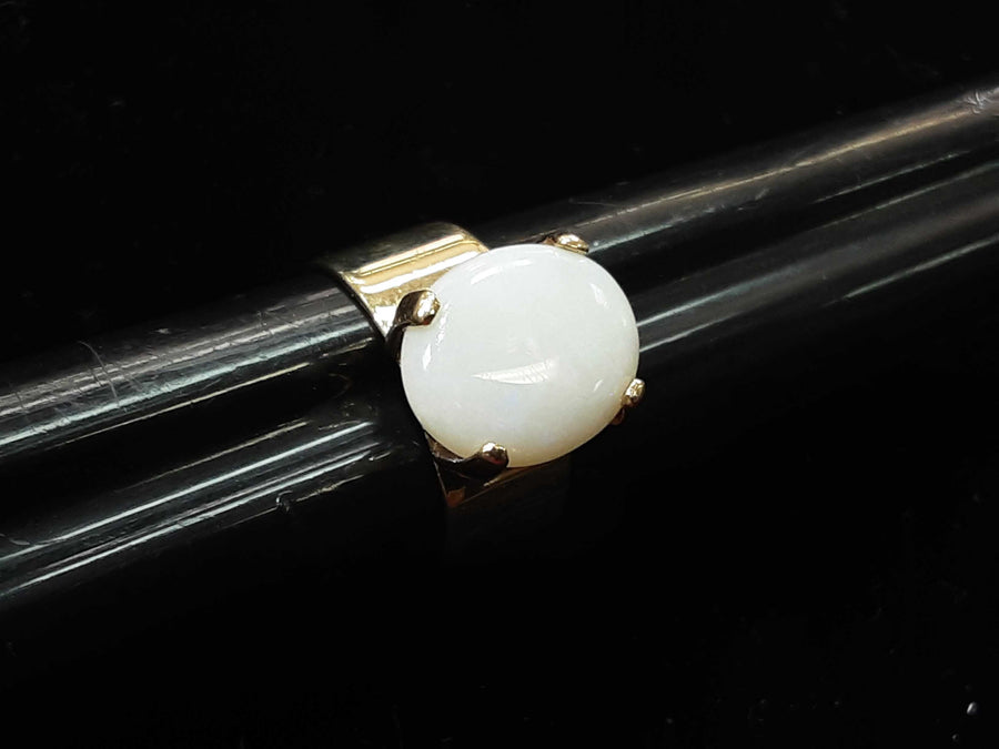 Women's Ring - Solitaire - Yellow Gold 10k (.417) 3.8 grams Size 6