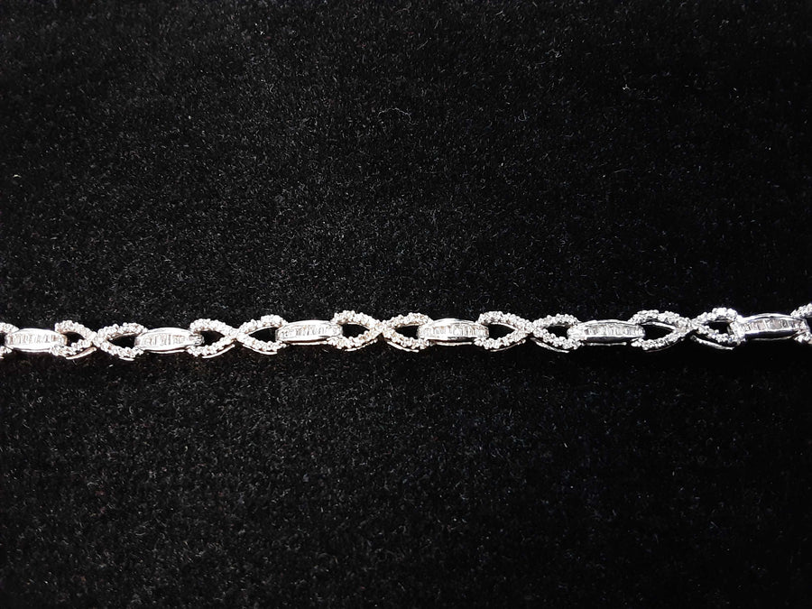 Tennis Bracelet - White Gold 14k (.585) 8 grams 10 inch