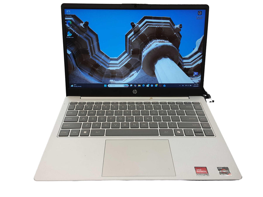 Hp 14-em0499nr Amd Ryzen 5 8 Gb 256 Gb Silver Laptop
