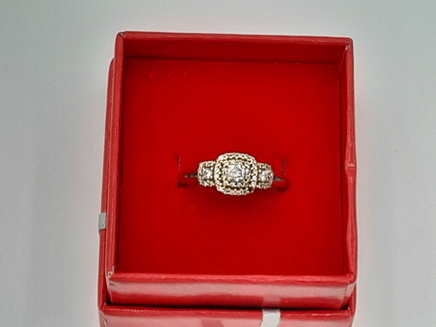 Women's Ring - Yellow Gold 10k (.417) 3.6 grams Size 6.5