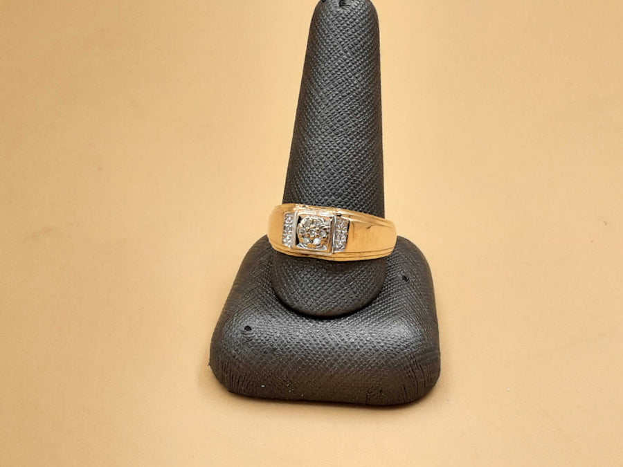 Men's Ring - Yellow Gold 10k (.417) 3.9 grams Size 12.5
