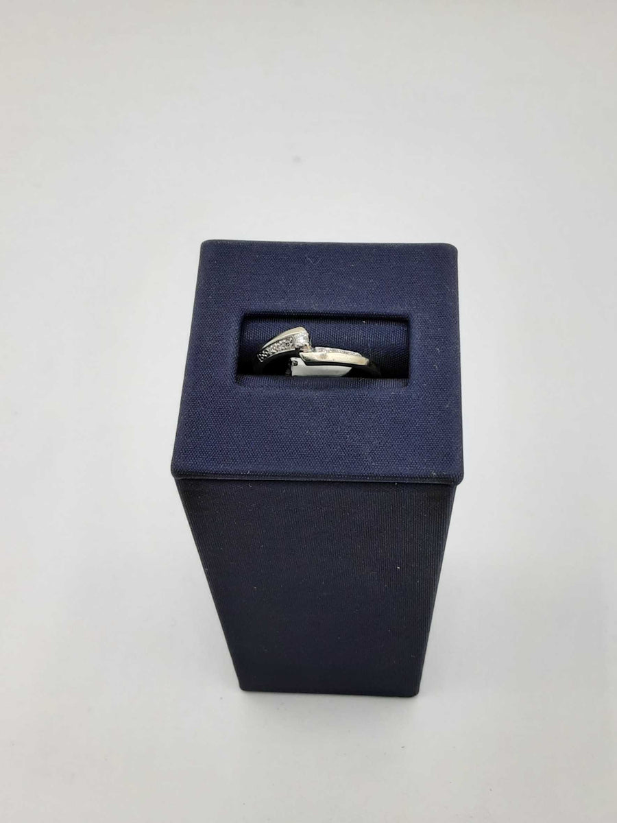 Women's Ring - White Gold 14k (.585) 1.9 grams Size 7