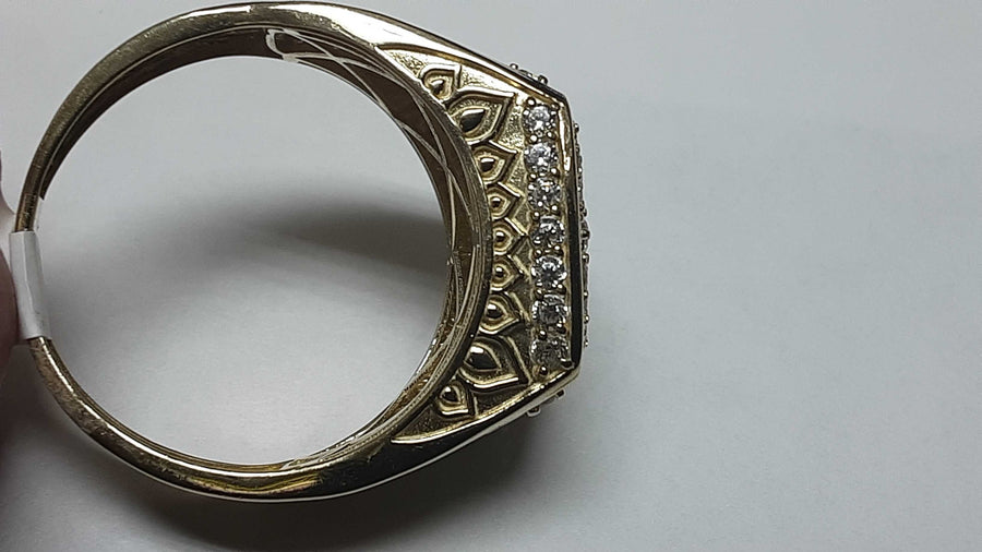 Men's Ring - Yellow Gold 10k (.417) 5.1 grams Size 11.5