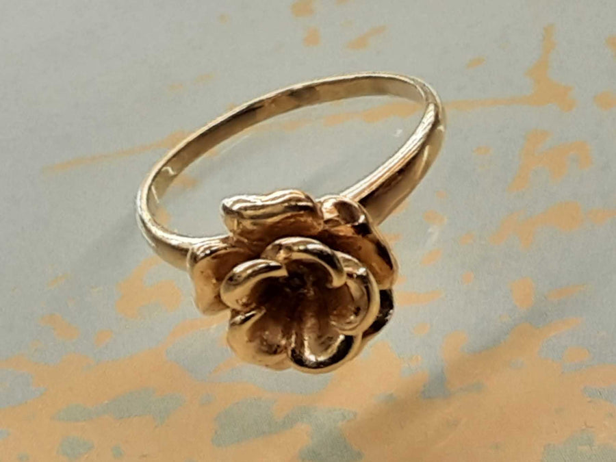 Women's Ring - Yellow Gold 14k (.585) 3.7 grams Size 7.5
