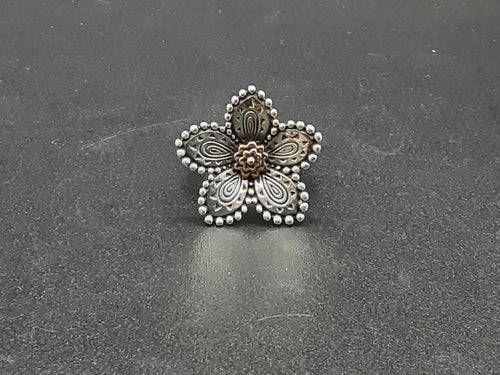 Women's Ring - Silver 9.7 grams Size 9